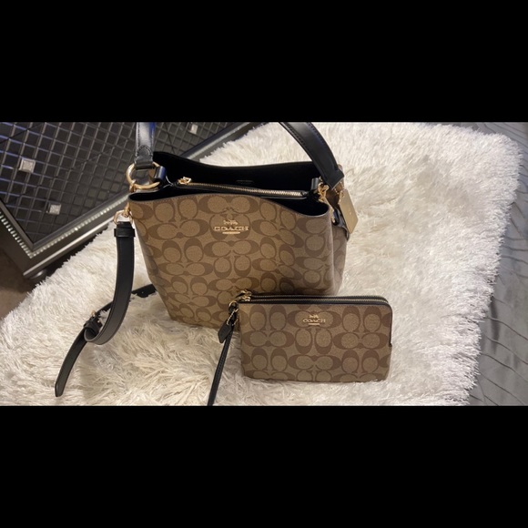 Coach Bag - Picture 4 of 6